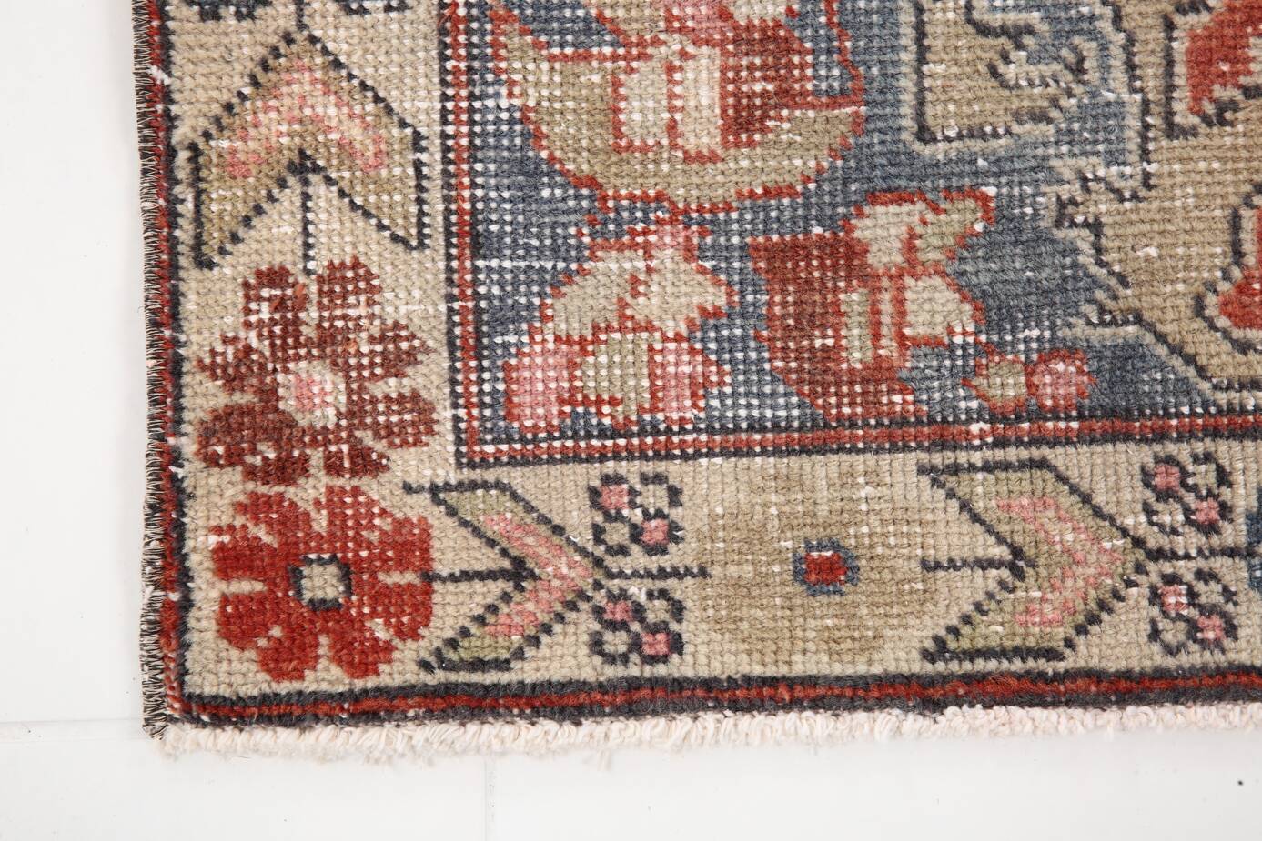 Turkish Red & Beige Classic Vintage Rug, 130x229Cm