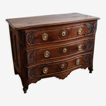 Louis XV walnut chest of drawers, circa 1760