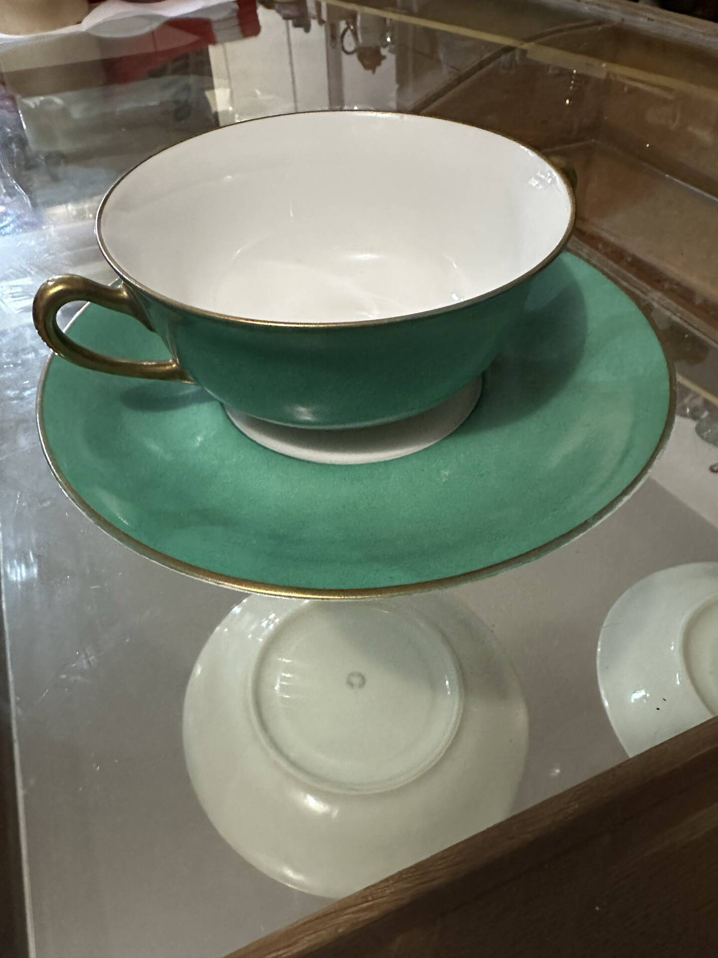 Service Art Déco de 6 tasses à double anses en porcelaine de Limoges