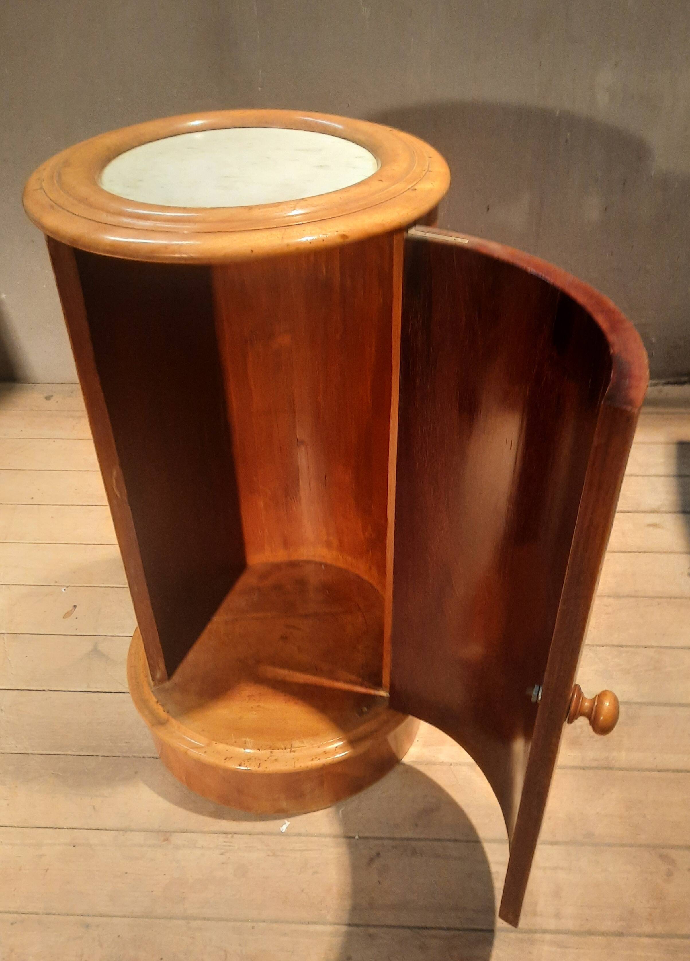 Nineteenth-century light wood sleeper