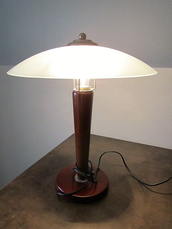 Former desk lamp