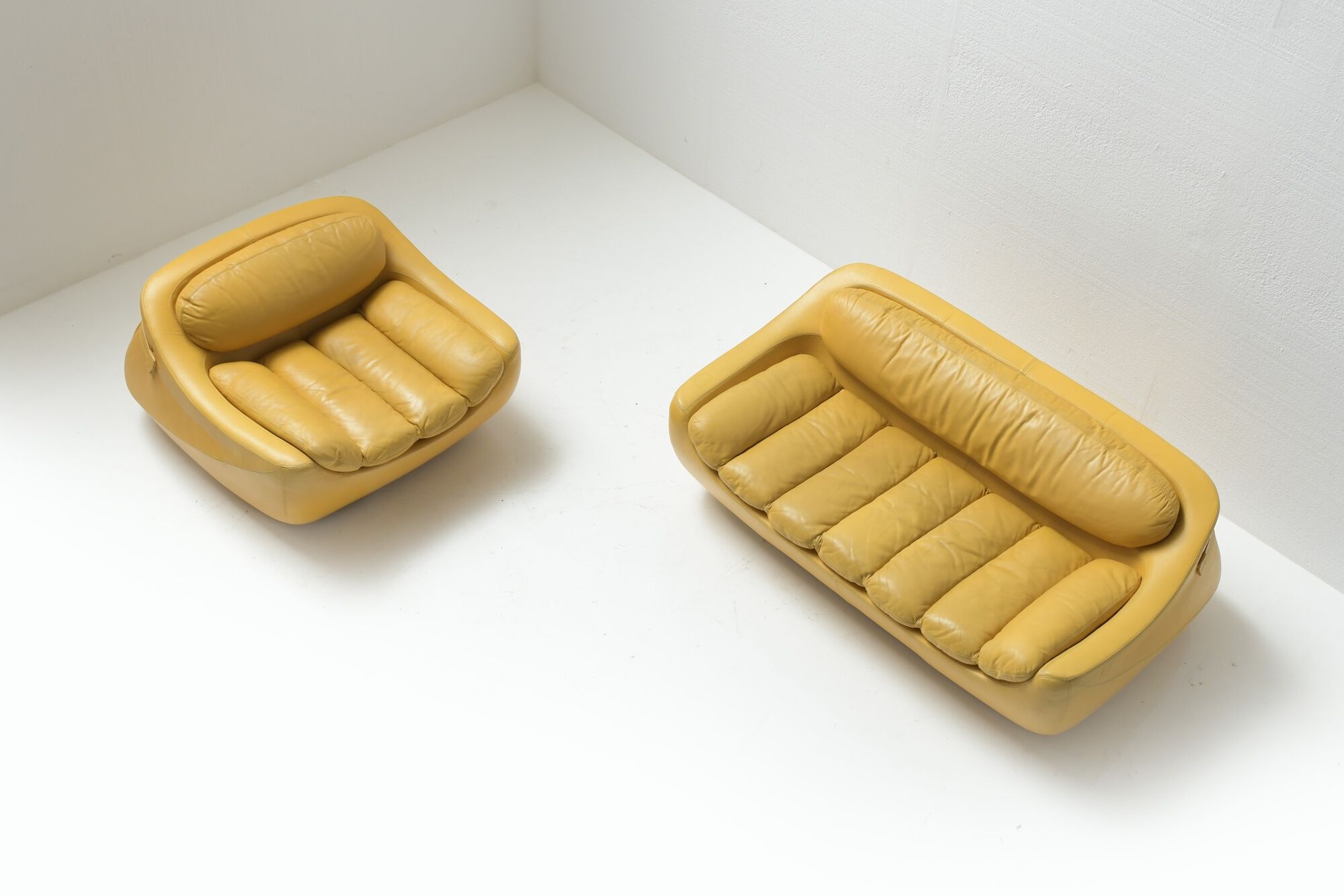 Carrera lounge chairs by Decursu De Pas D’Urbino Lomazzi for BBB Bonancina