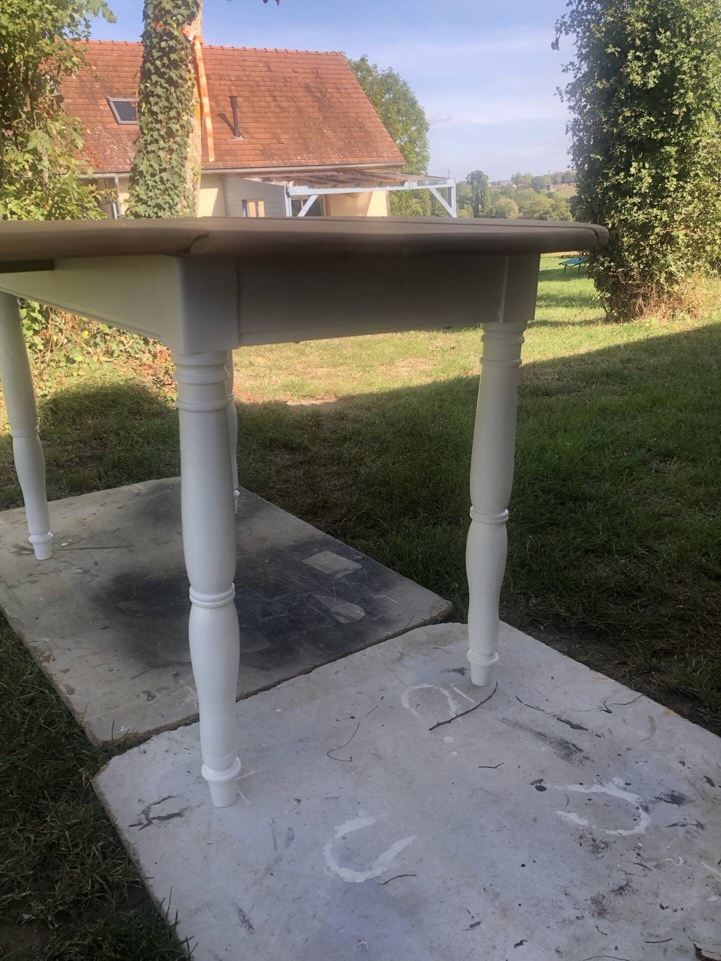 Antique round table