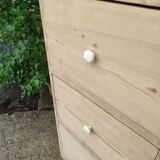 Shallow chest of drawers