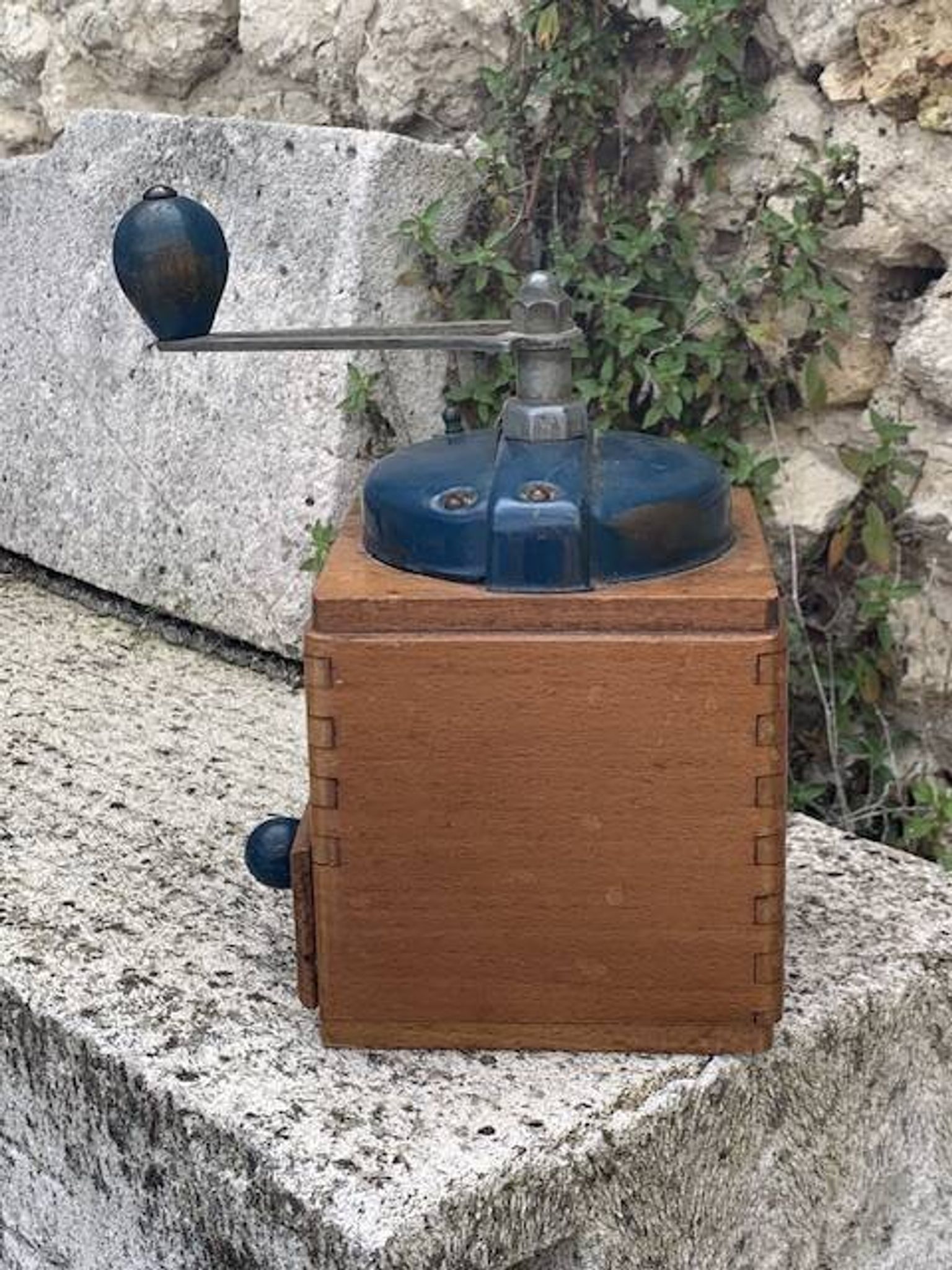 Peugeot Freres coffee grinder in wood and vintage blue metal
