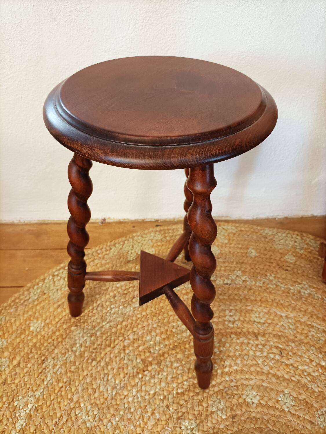 Dudouyt-style plant stool