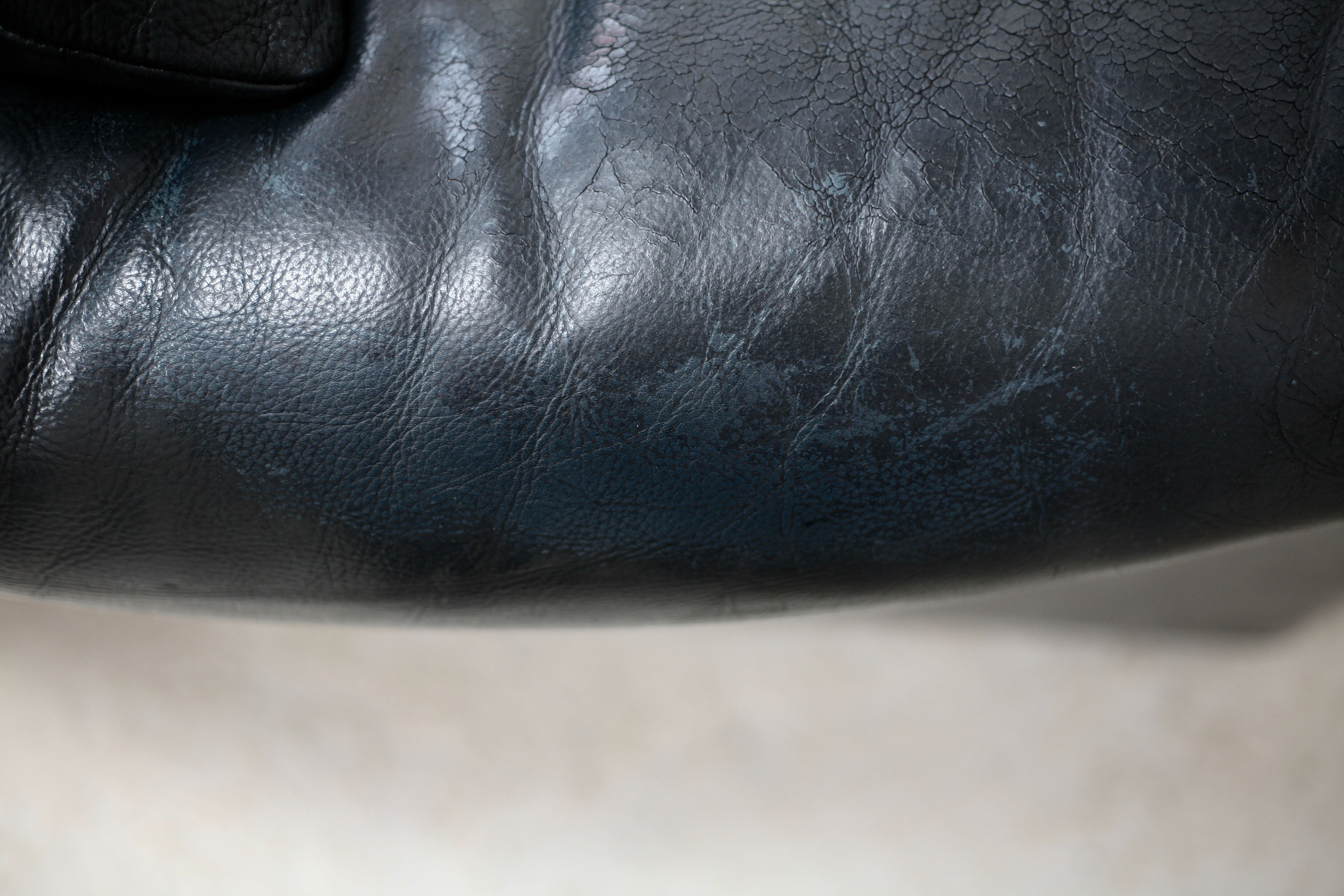 Sofa by Vico Magistretti, Cassina, Maralunga model. Italy, circa 1975. Navy blue leather
