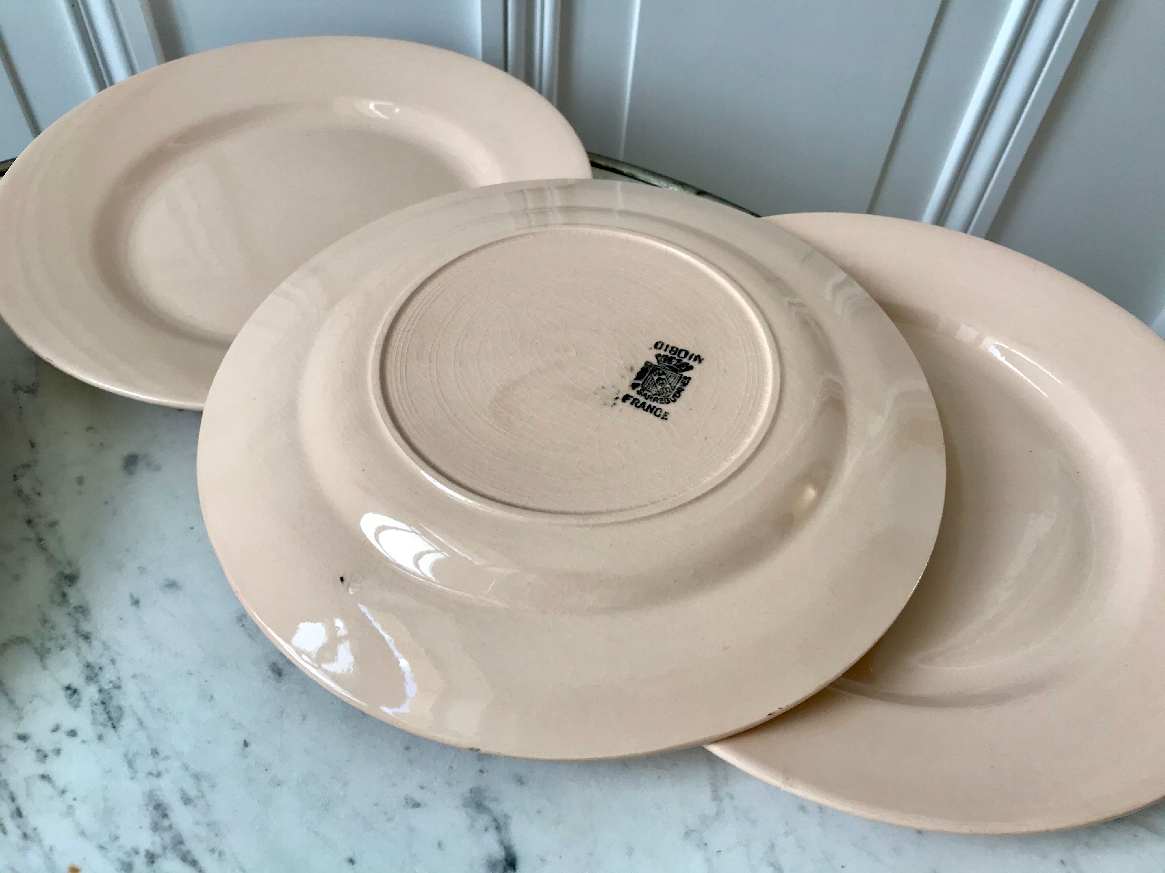 Lot de 6 assiettes plates dépareillées Digoin Sarreguemines  "Arroux" et rose poudré années 30-40