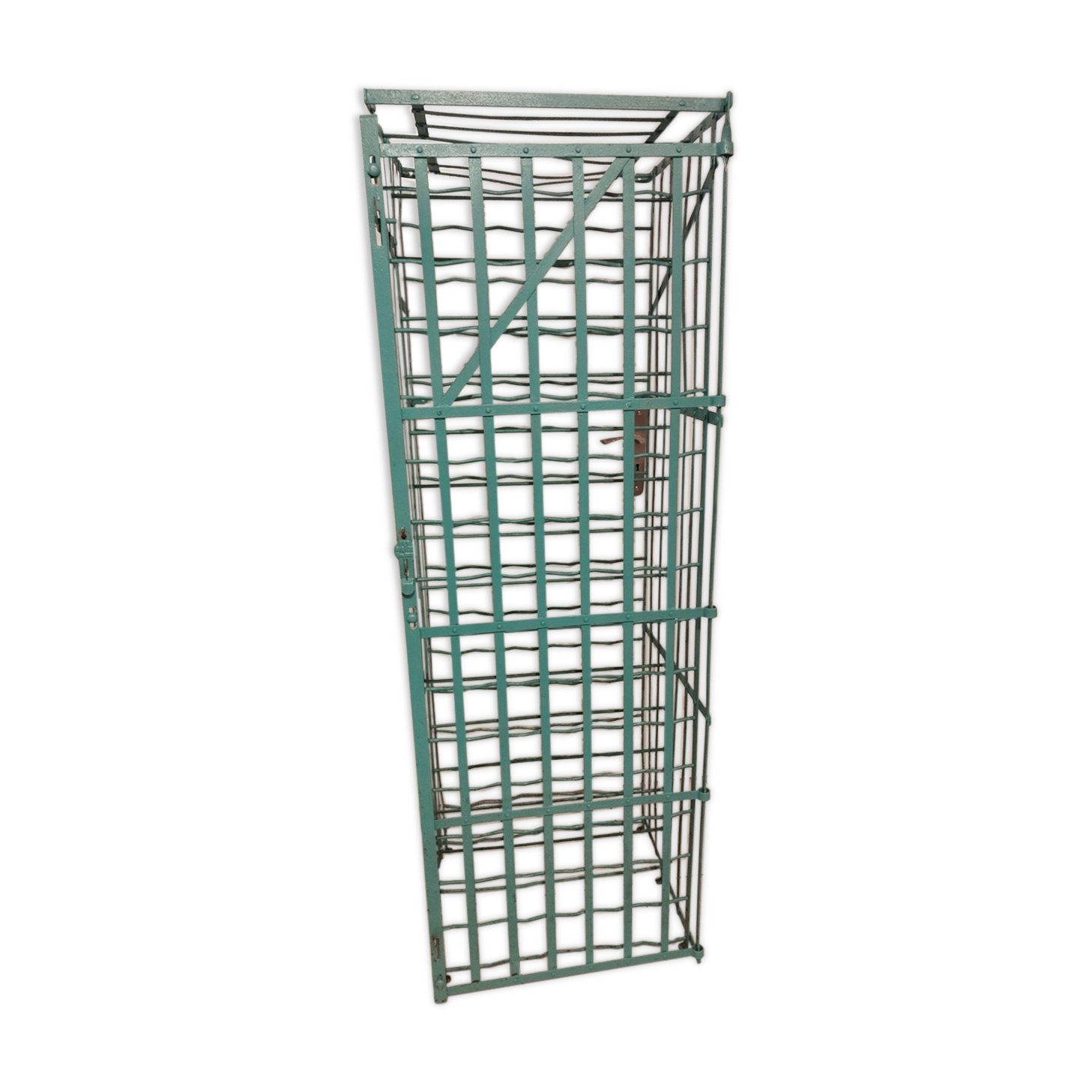 Rigid vintage bottle locker