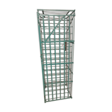 Rigid vintage bottle locker