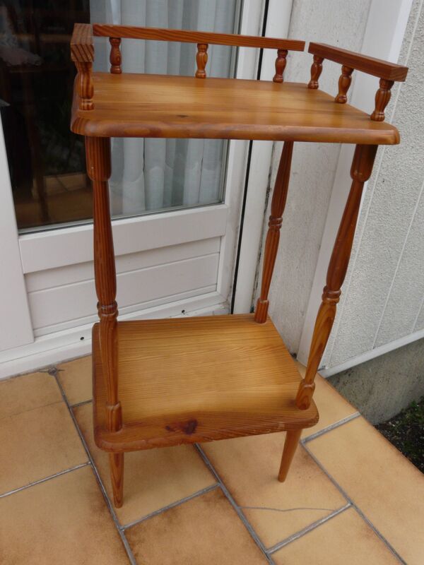 Sellette, étagère, table de nuit en pitchpin