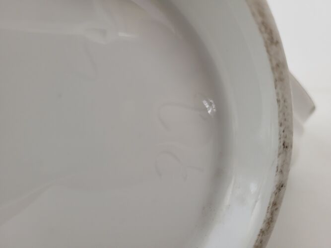 Pot à pharmacie en porcelaine blanche XIXeme