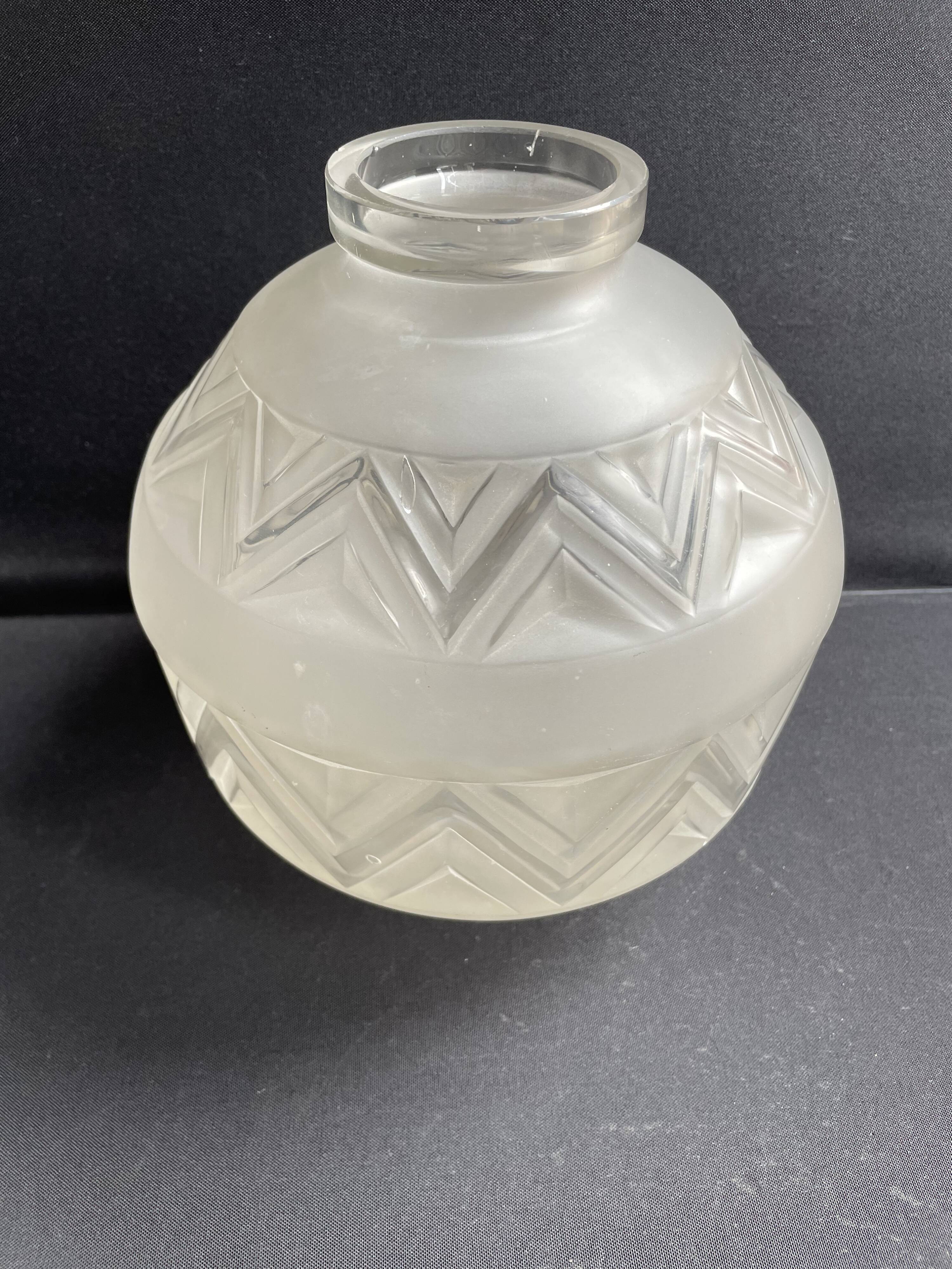 Large ball vase – Etling Tatéos Choisy-le Roi