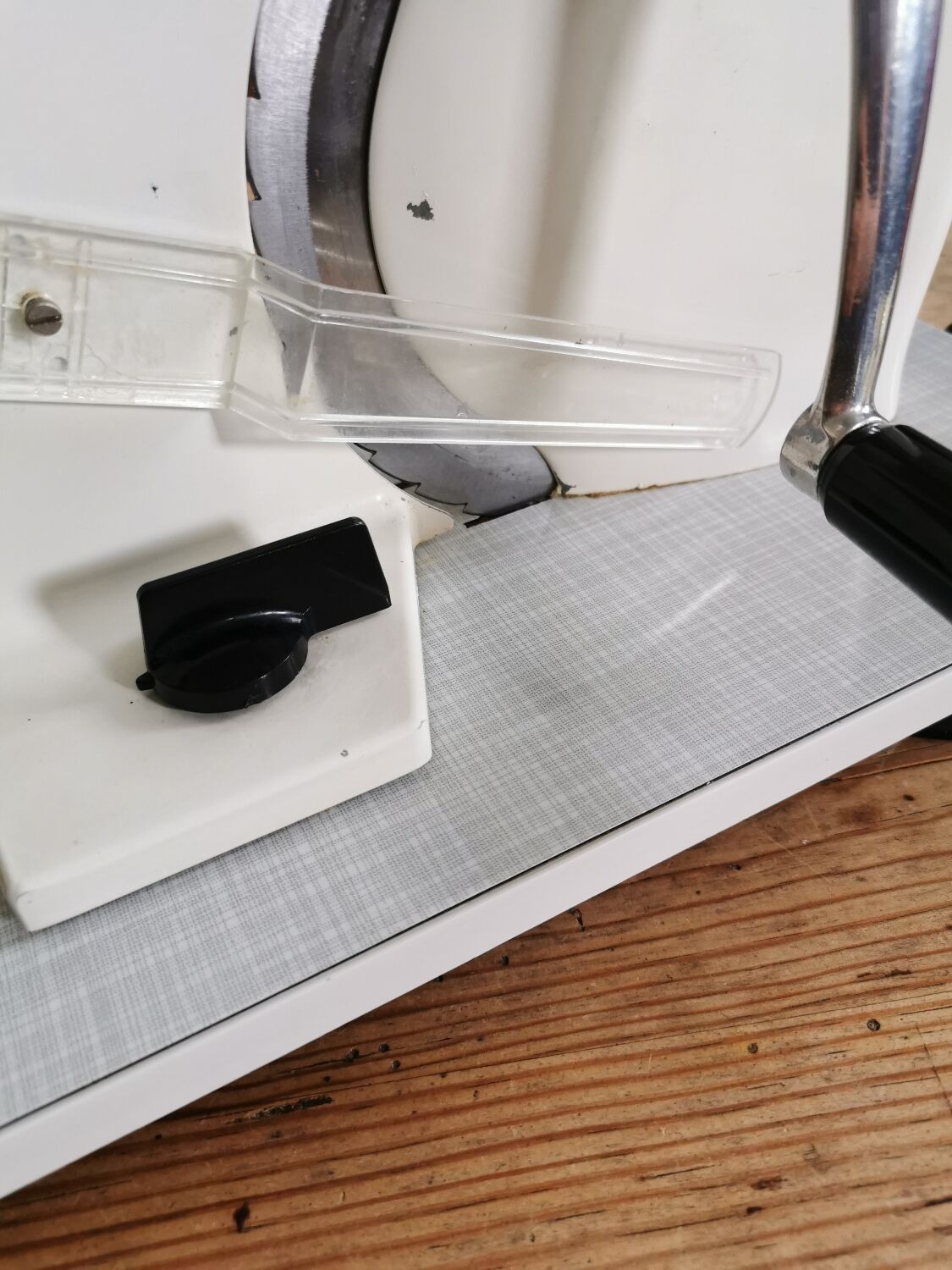 Vintage Formica slicer