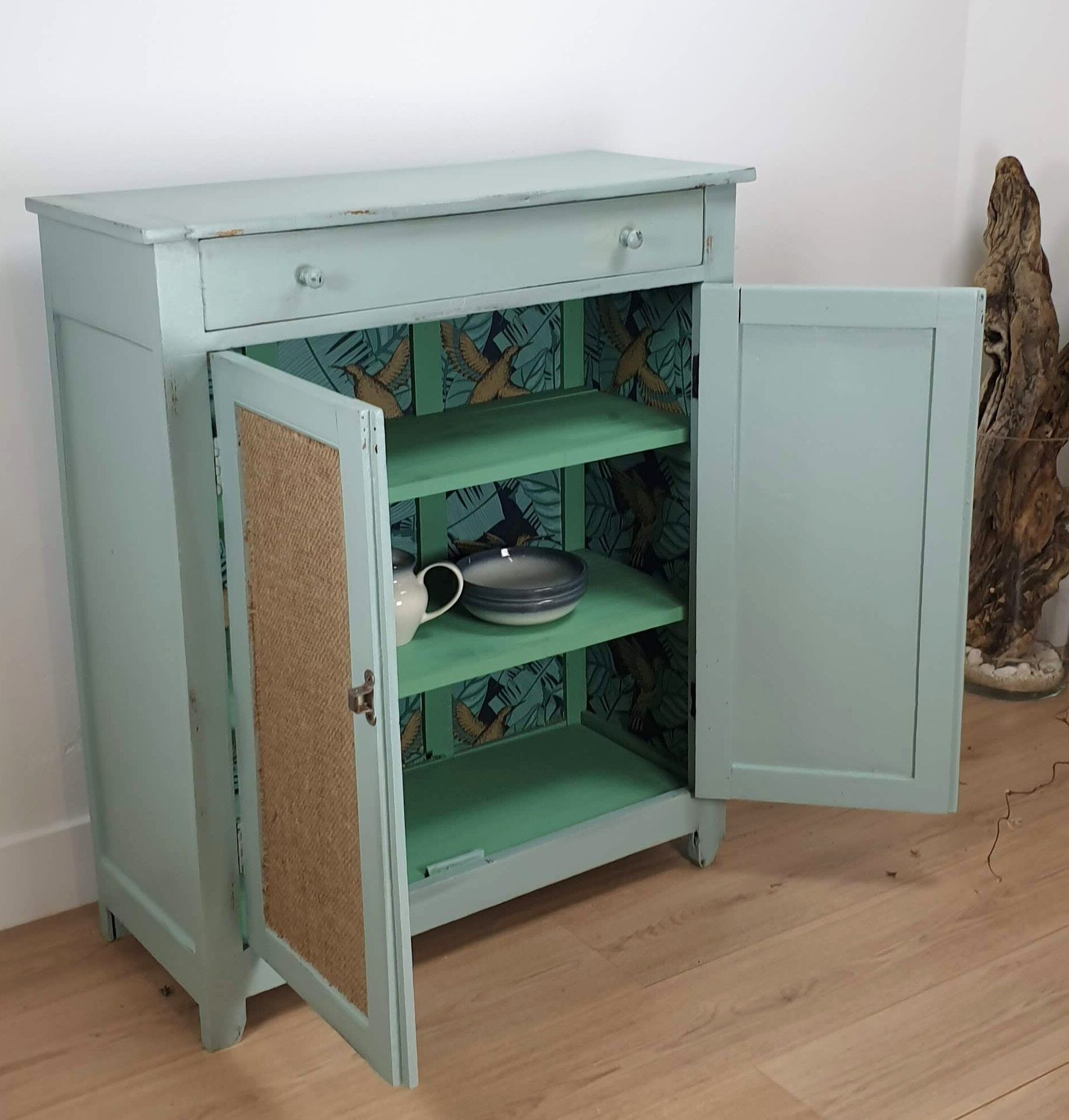 Blue parisian buffet