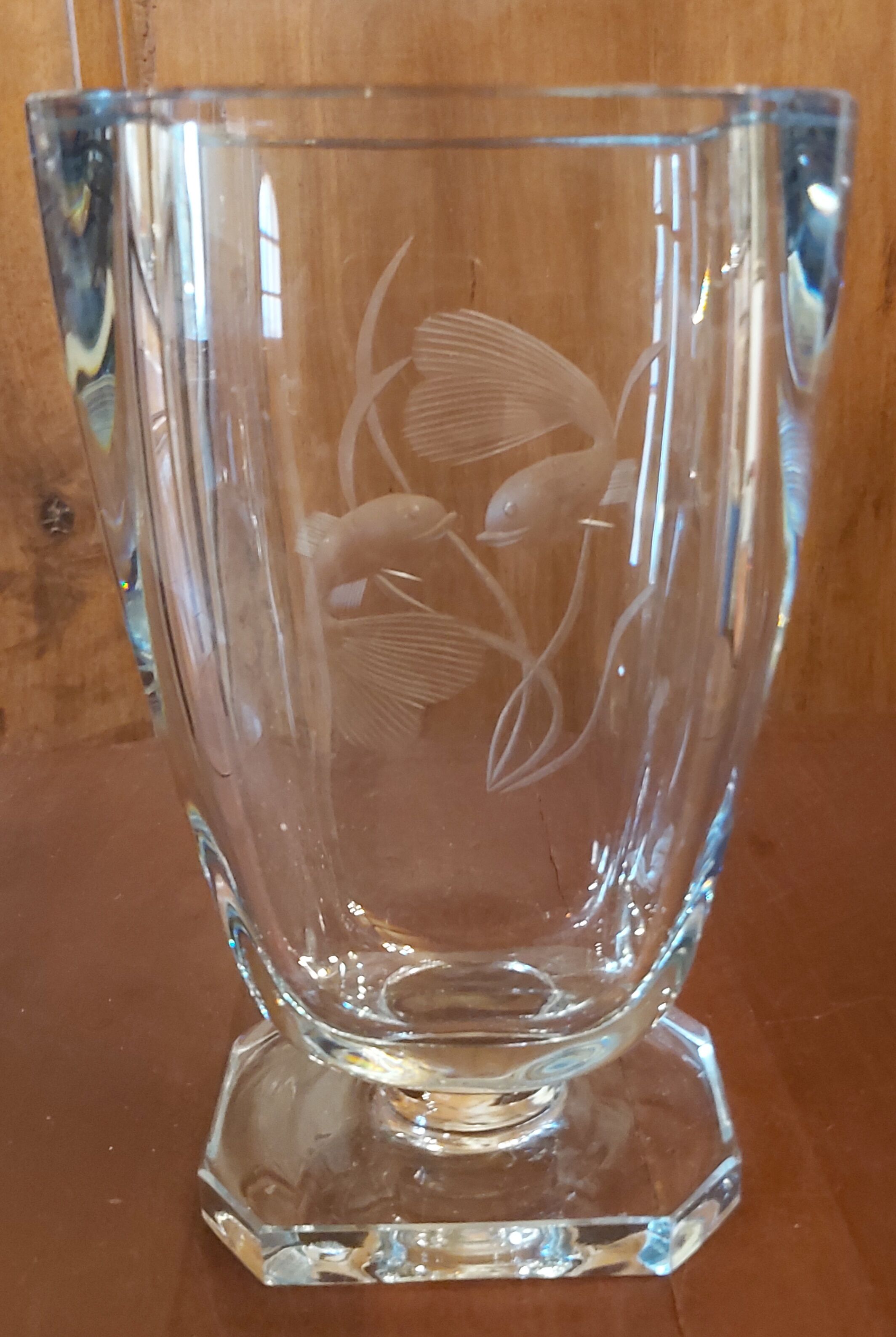 Crystal vase carved fish decoration