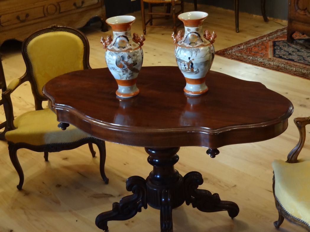 Paire de vases en porcelaine de Satsuma, Japon, XIXème, H37cm