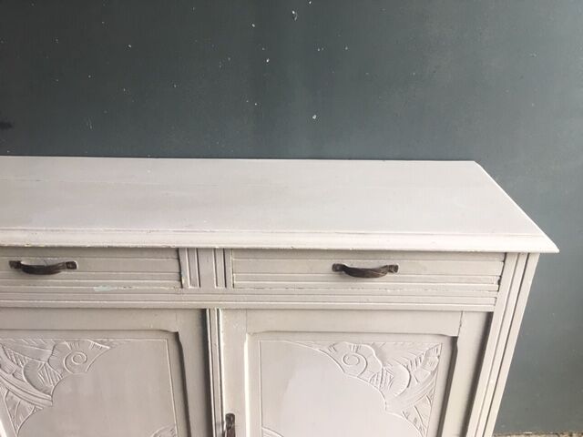 Parisian dove buffet