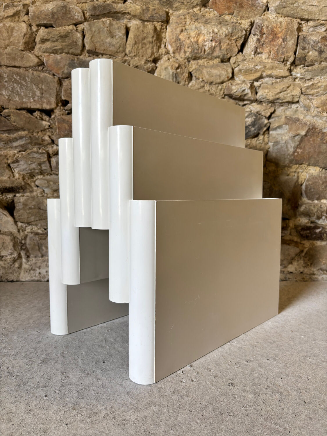 Magazine rack 4675 by Giotto Stoppino for Kartell 1970