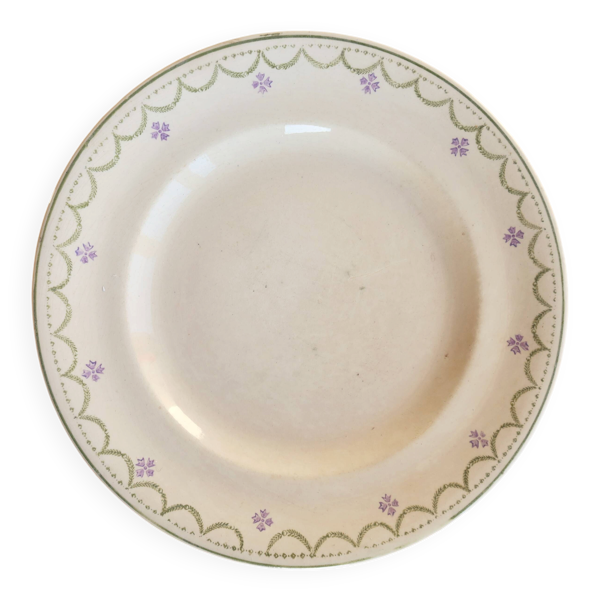 Assiette plate ancienne terre de fer Longwy modèle Violetta