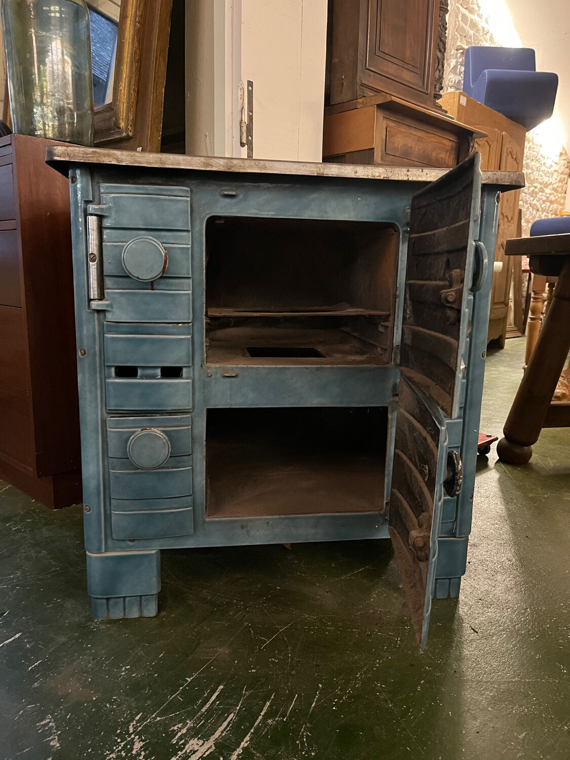 Small enamelled cast iron wood stove
