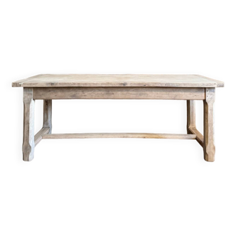 Farm table