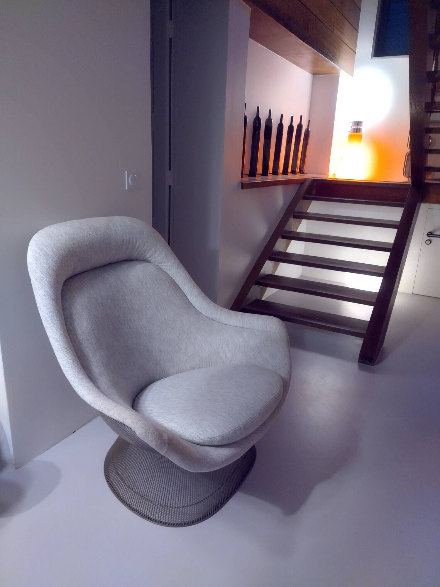 Warren Platner armchair published by Knoll