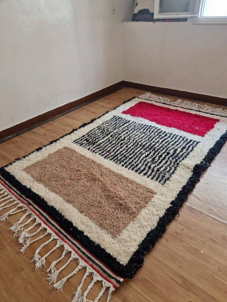 Handmade Moroccan wool rug, size 150 x 250 cm
