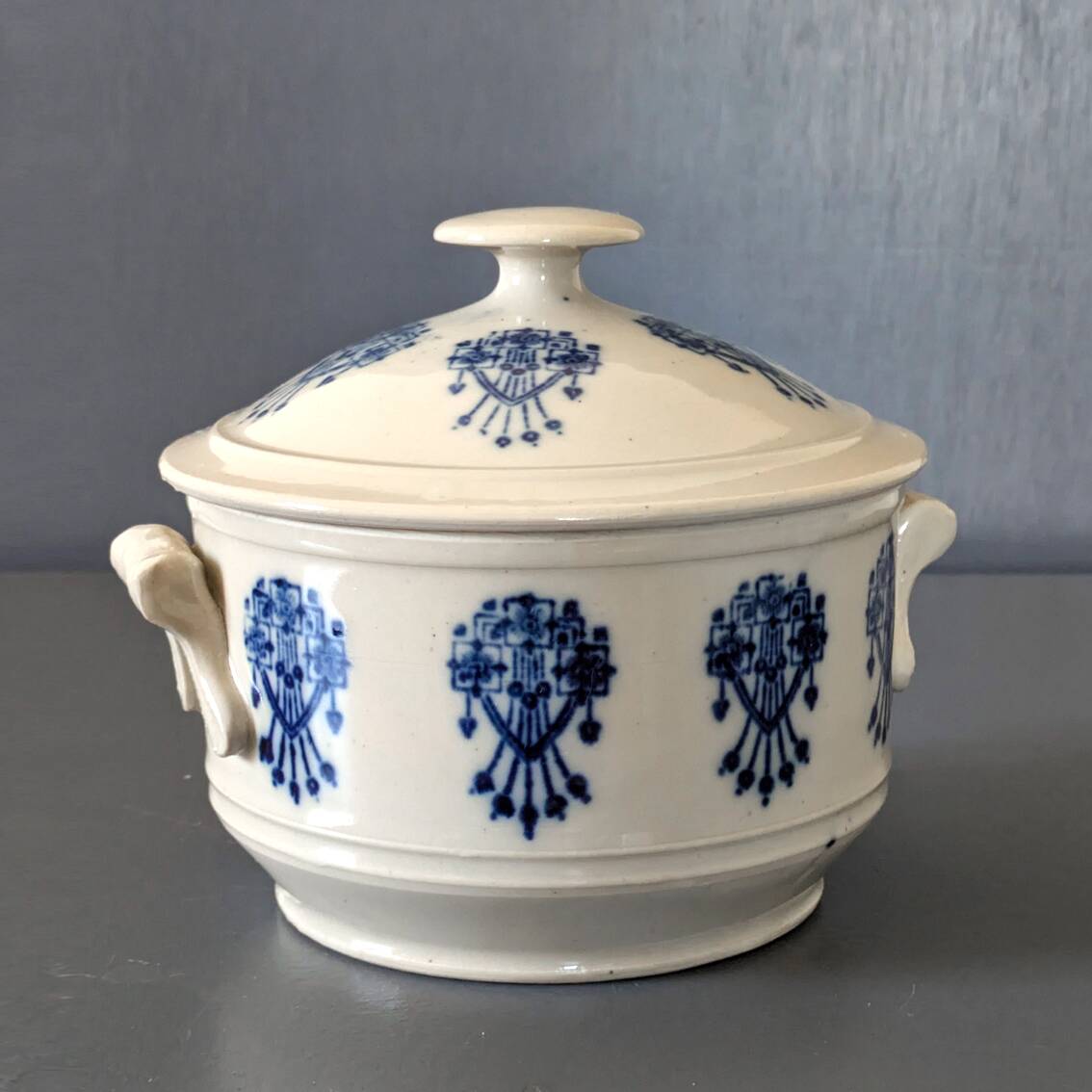 Small Saint-Uze tureen, 700ml, 15cm diameter