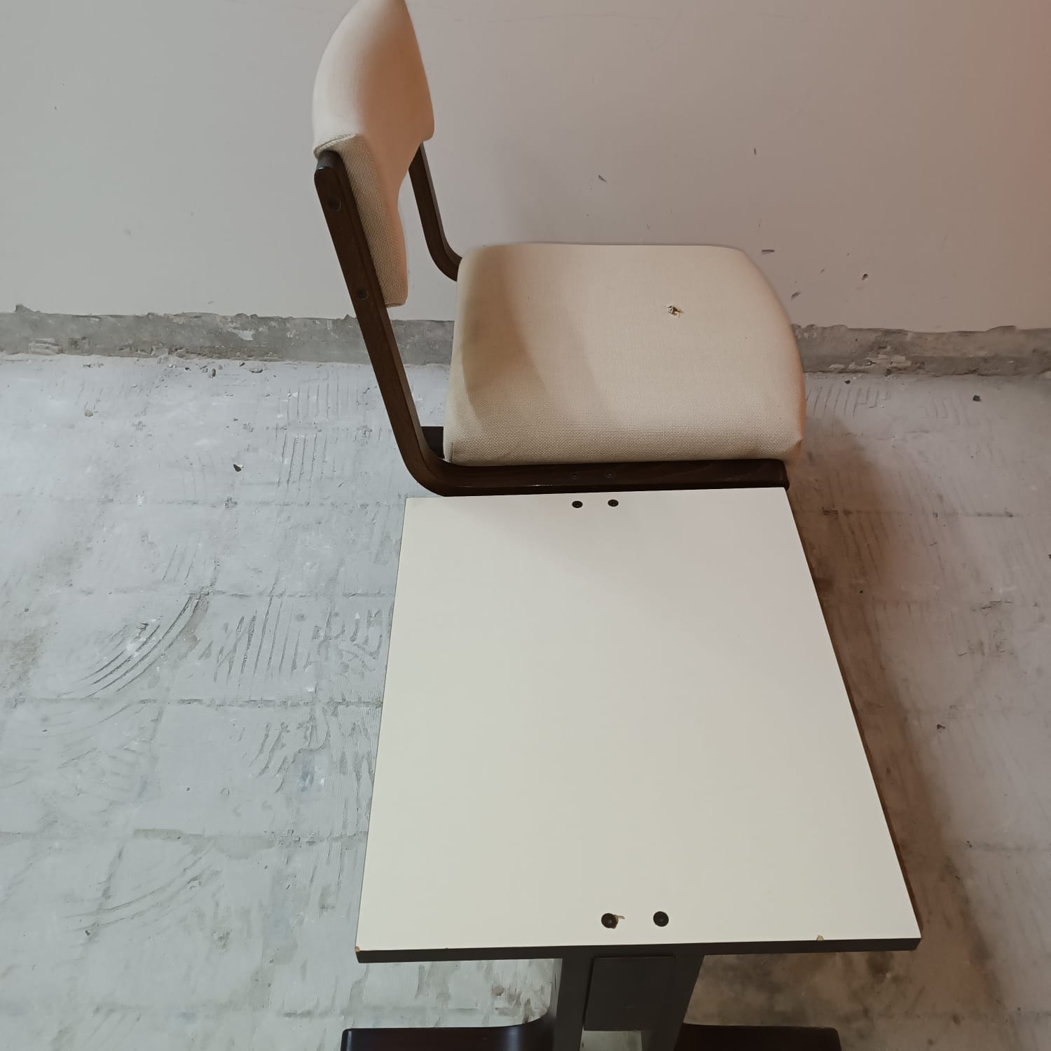 Chair + table on beam vintage 80s