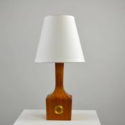 Lampe de table, teck et laiton, années 1960, Suède