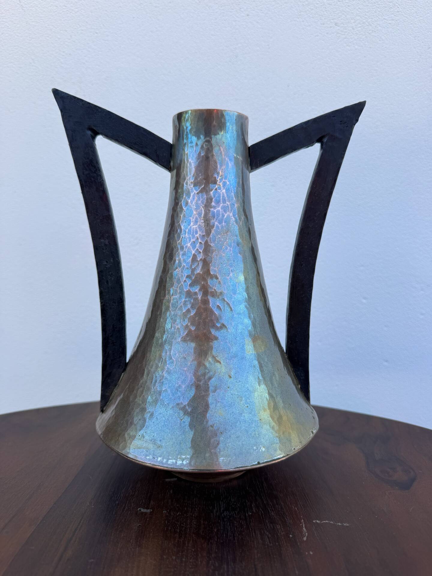 Vase Art Nouveau cuivre martelé