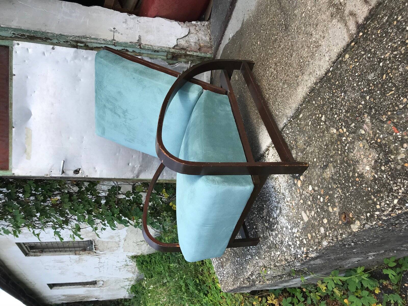 Pair of adjustable turquoise velvet and wood armchairs attributed to Jindřich Halabala, 1930s.