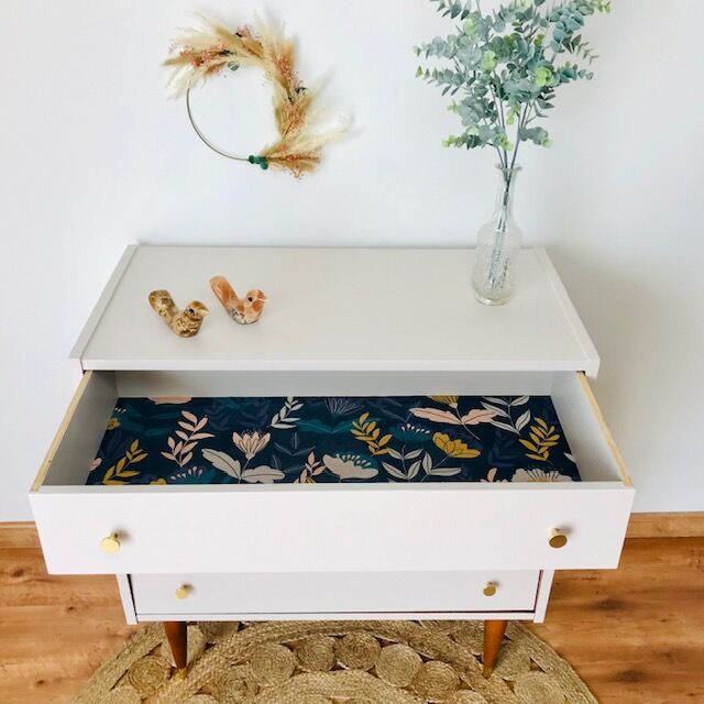 Vintage dresser