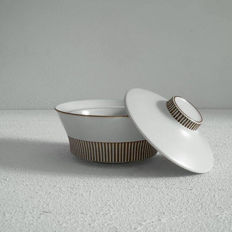 Willem de Vries Modernist Coupe mid-20th century "Cleopatra" with lid for Fris Edam, 1961