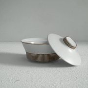 Willem de Vries Modernist Coupe mid-20th century "Cleopatra" with lid for Fris Edam, 1961