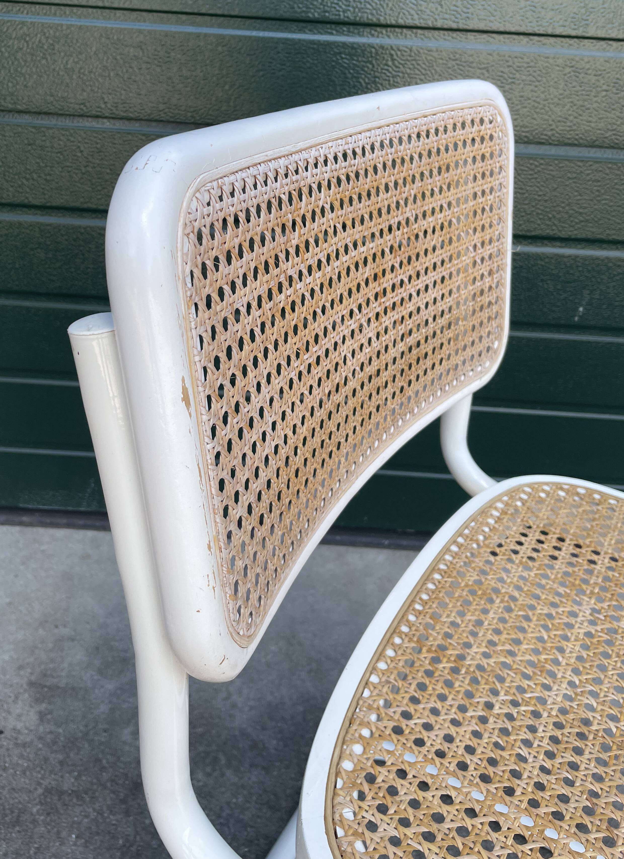 Set of 4 Cesca b32 model chairs in white by Marcel Breuer