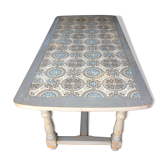 Table de ferme avec carrelage 1920