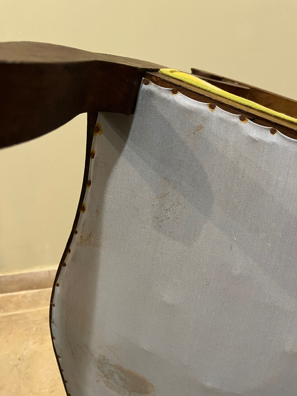 Louis XV style cabriolet armchair in solid wood, yellow floral fabric.