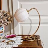 Lampe laiton col de cygne restaurer globe opaline rose