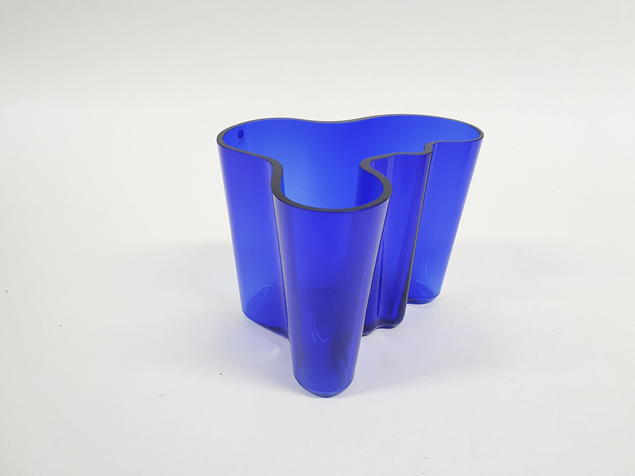Vase en verre bleu de Alvar Aalto pour Iittala, Finlande, 1936