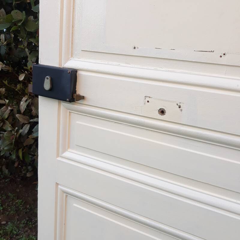 Communication door H219.5xL80cm, old panelled and moulded.