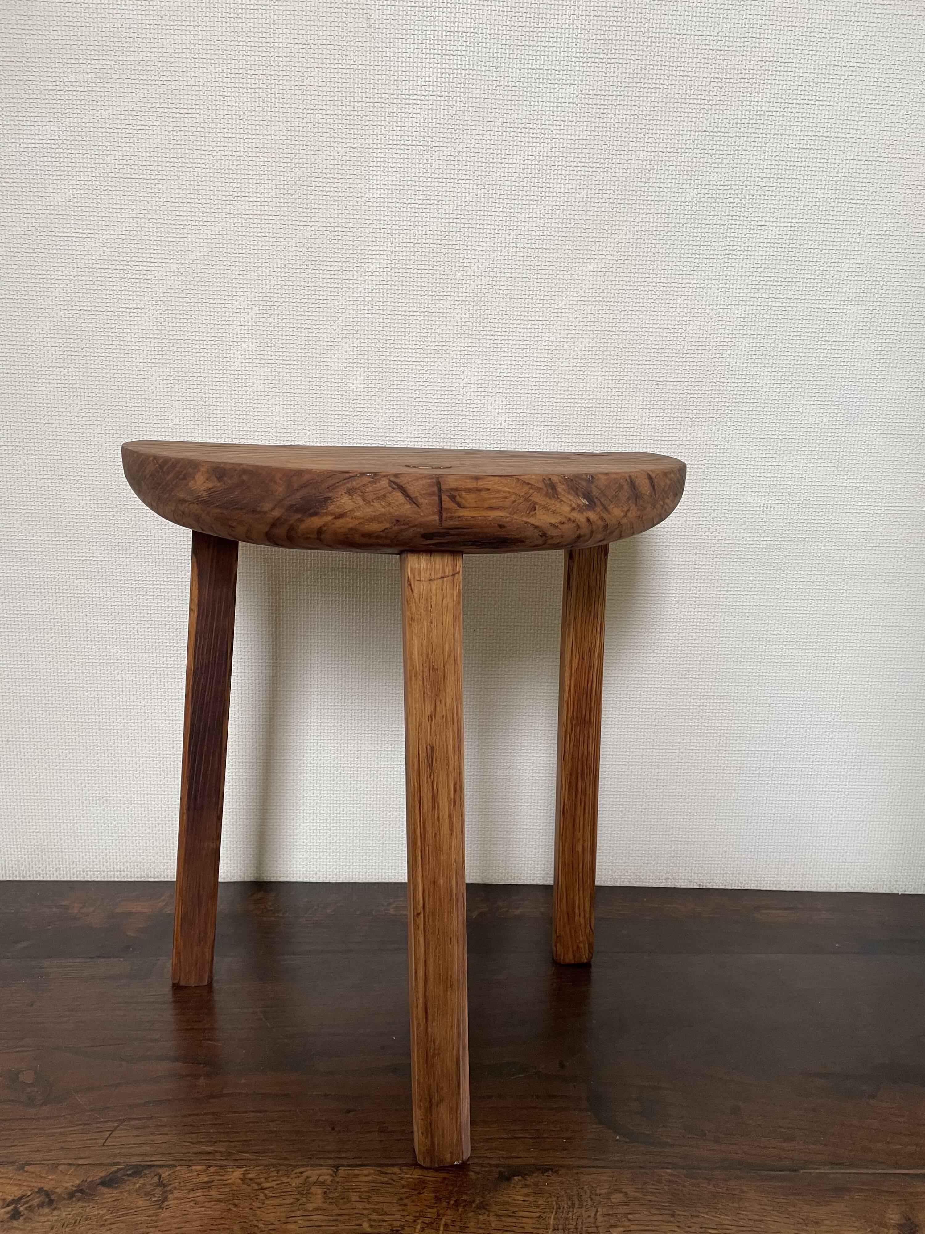 Tabouret tripode