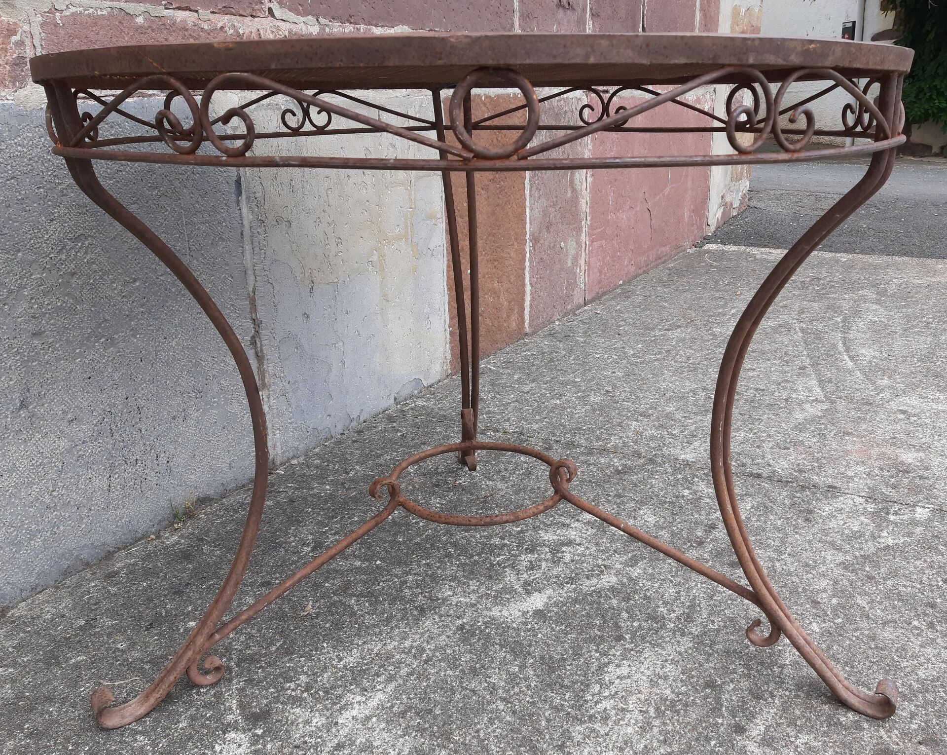 Table de jardin en fer forgé