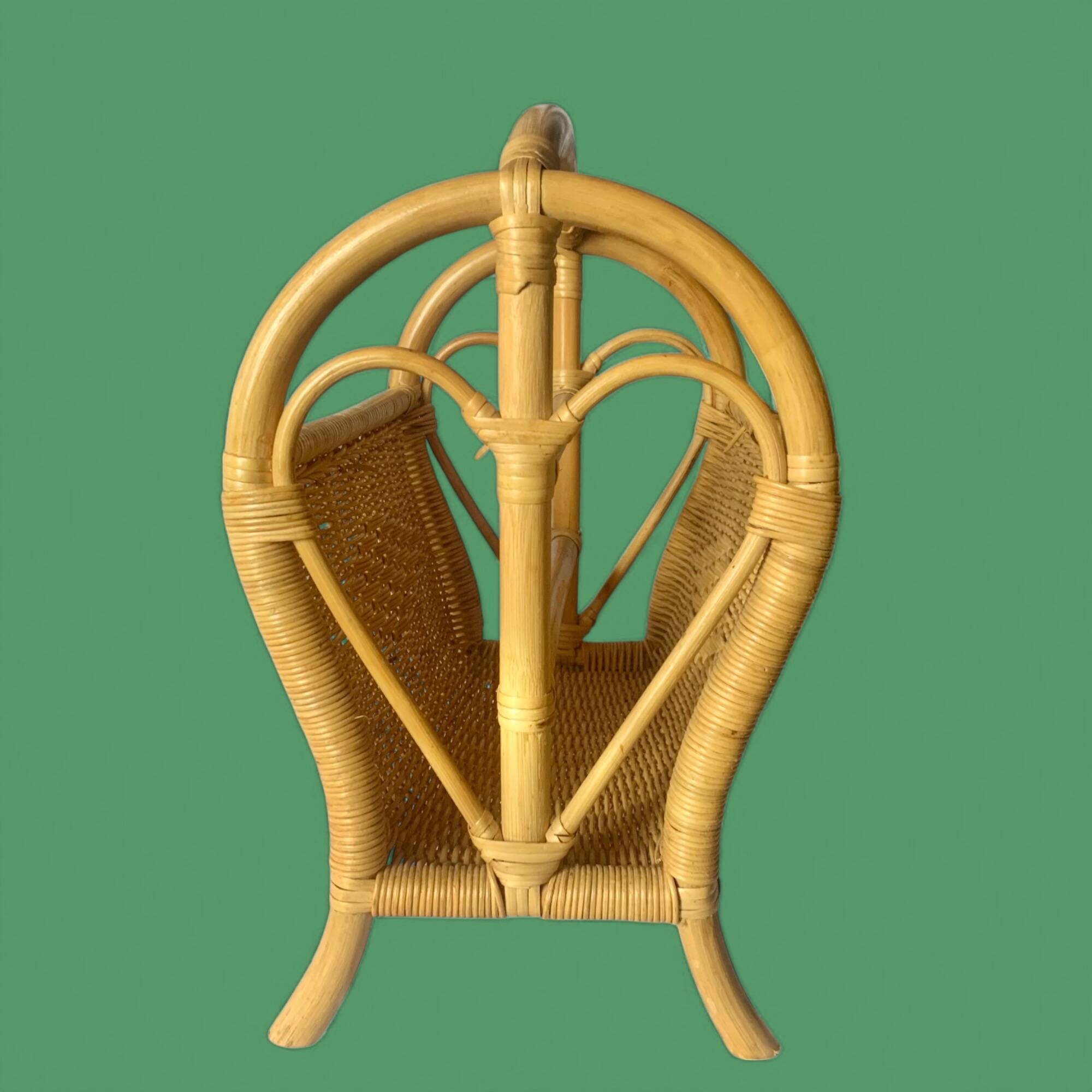 Porte-revue vintage en osier et bambou