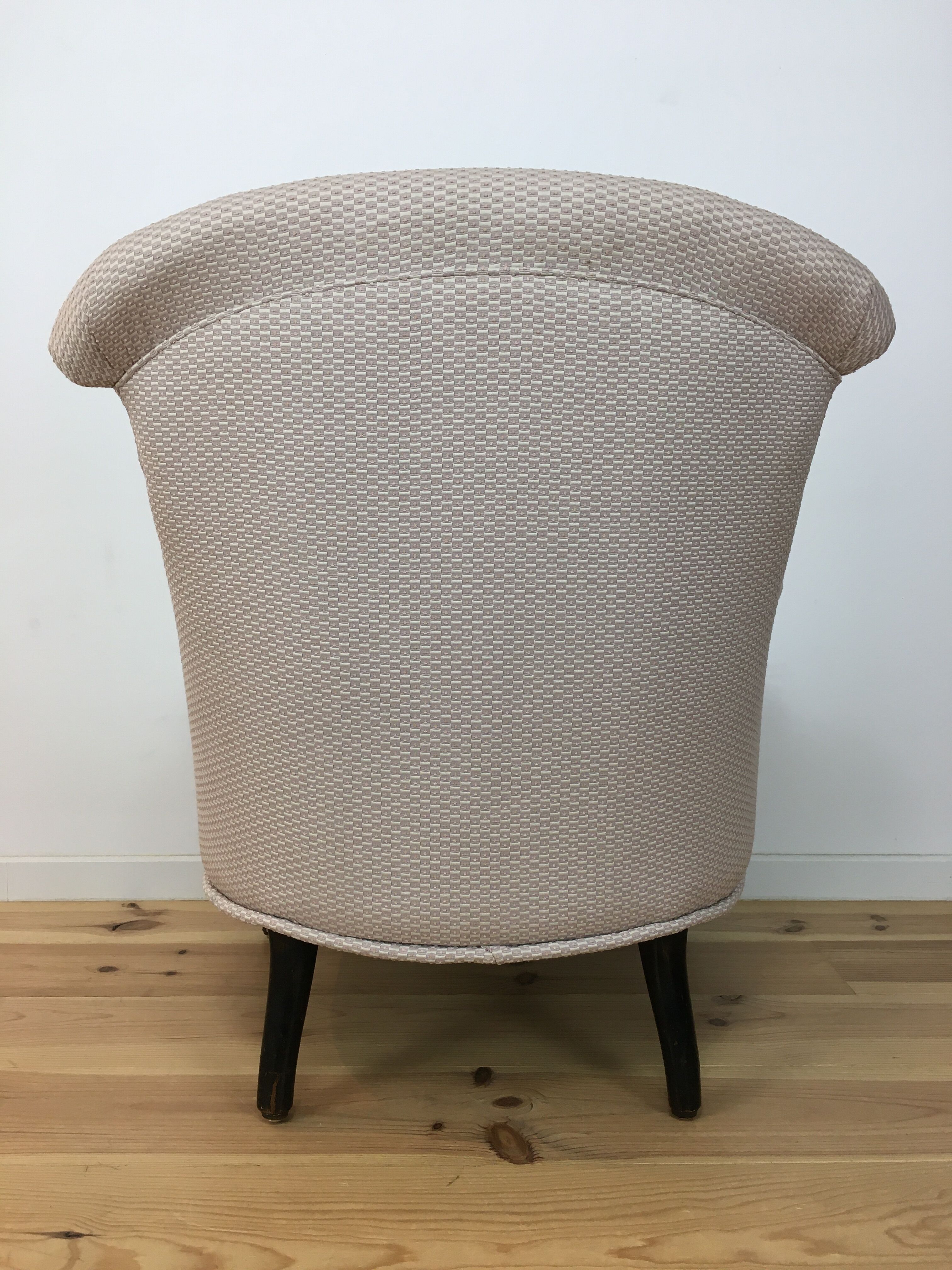 Napoleon III toad armchair forms lambrequin