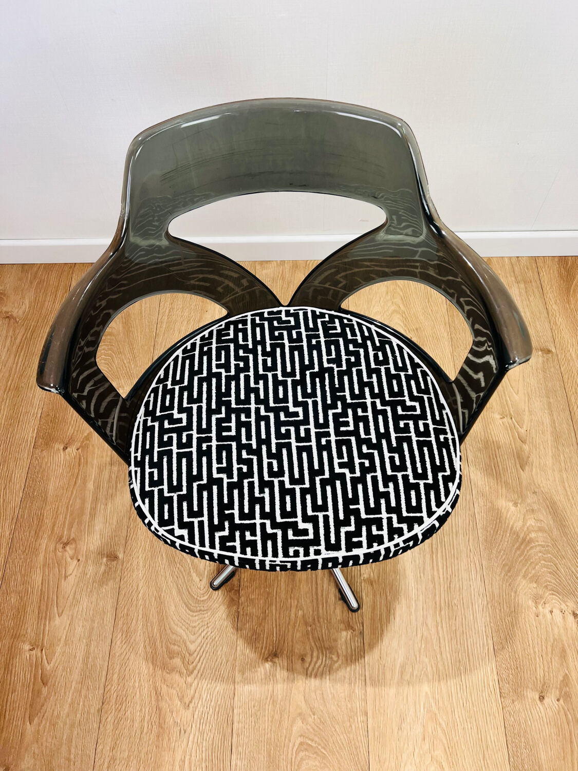 Swivel chair