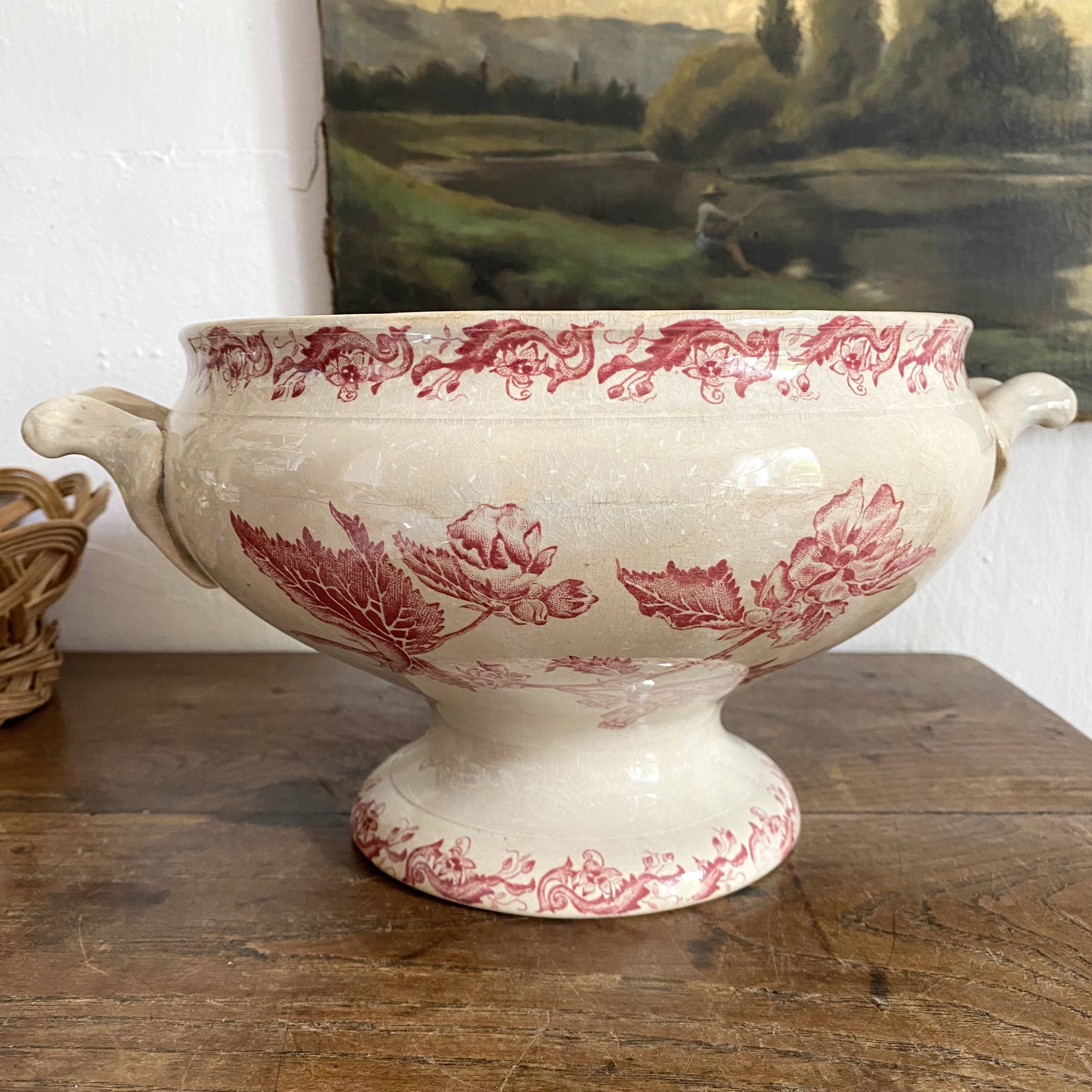 Antique ironstone tureen St Amand, Richelieu, 1920