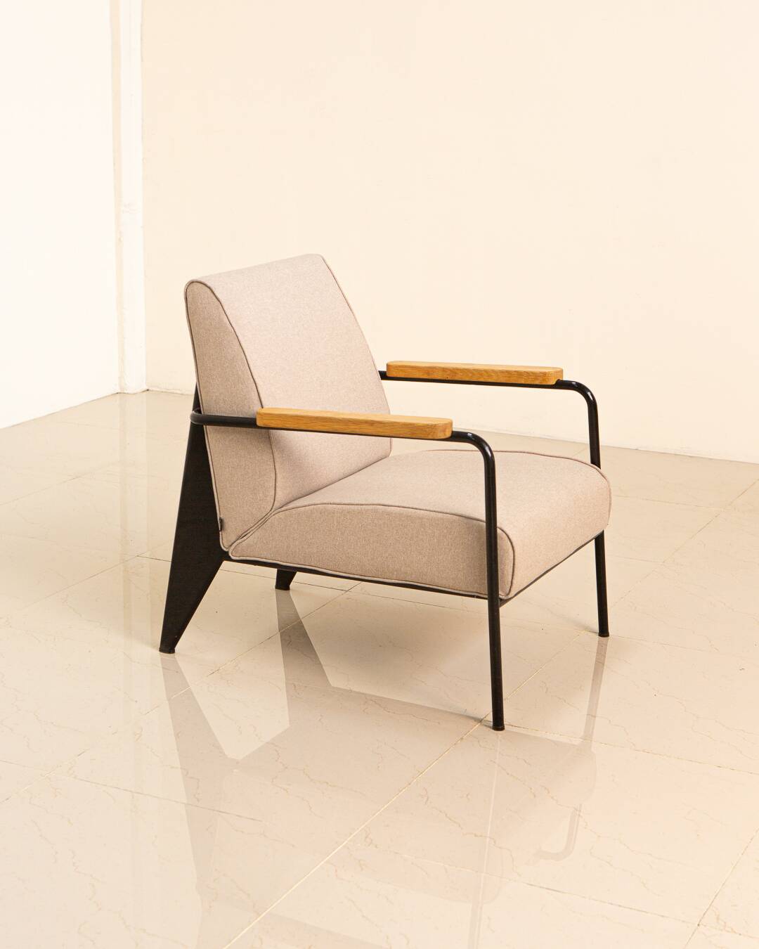 Living Room Armchair by Jean Prouvé for Vitra 00's