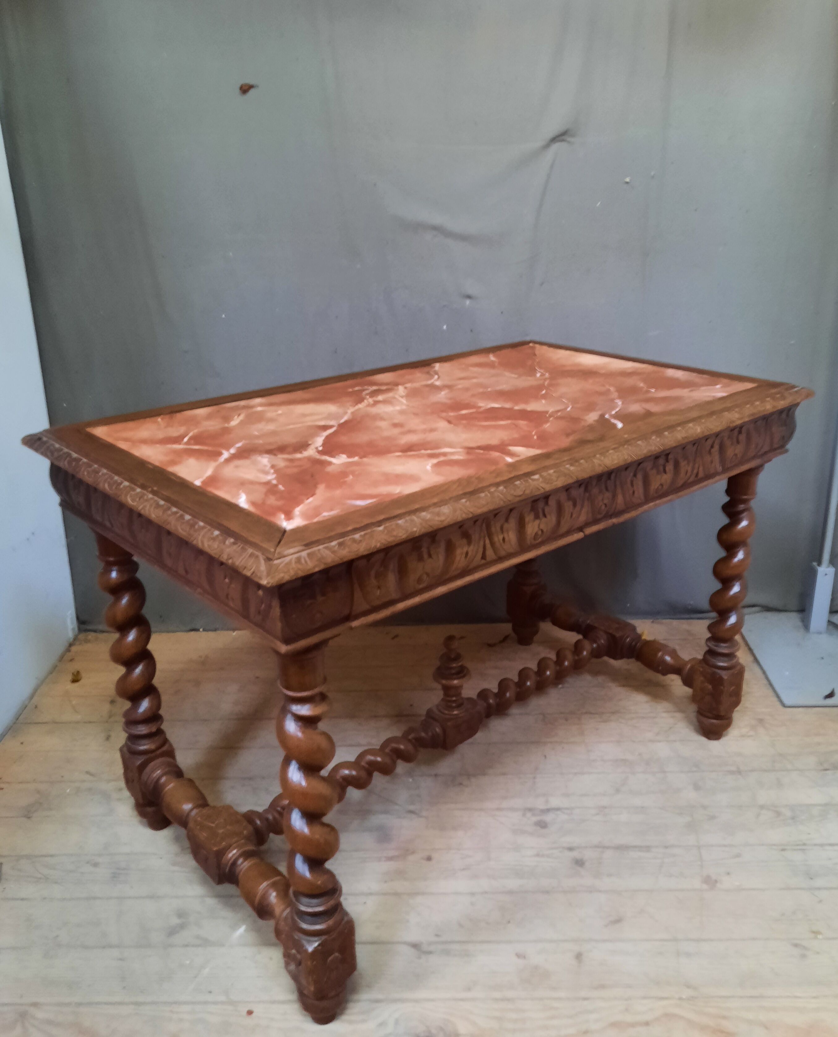 Table desk style Louis XIII